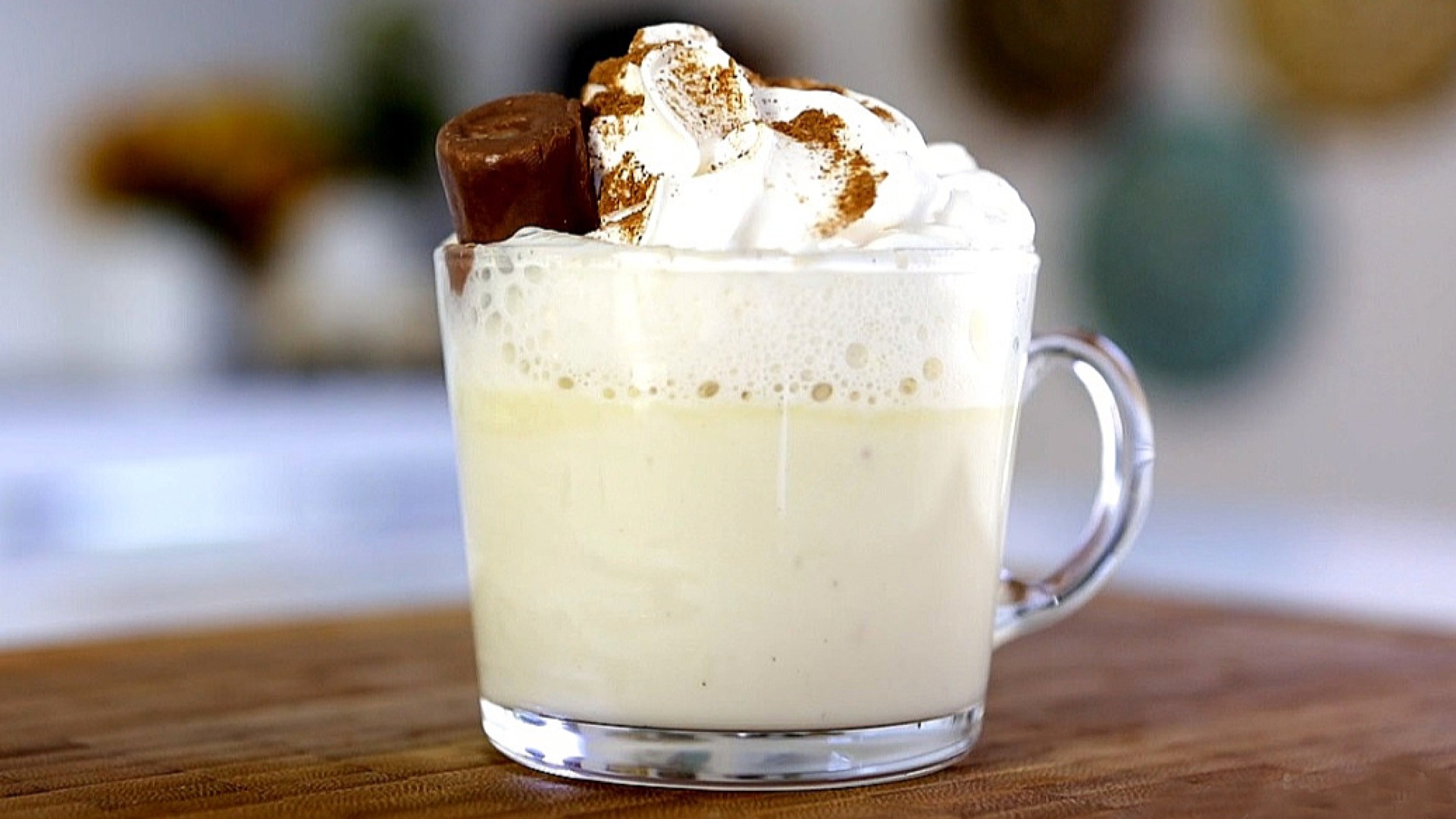 KARAMEL SICAK BEYAZ ÇİKOLATA