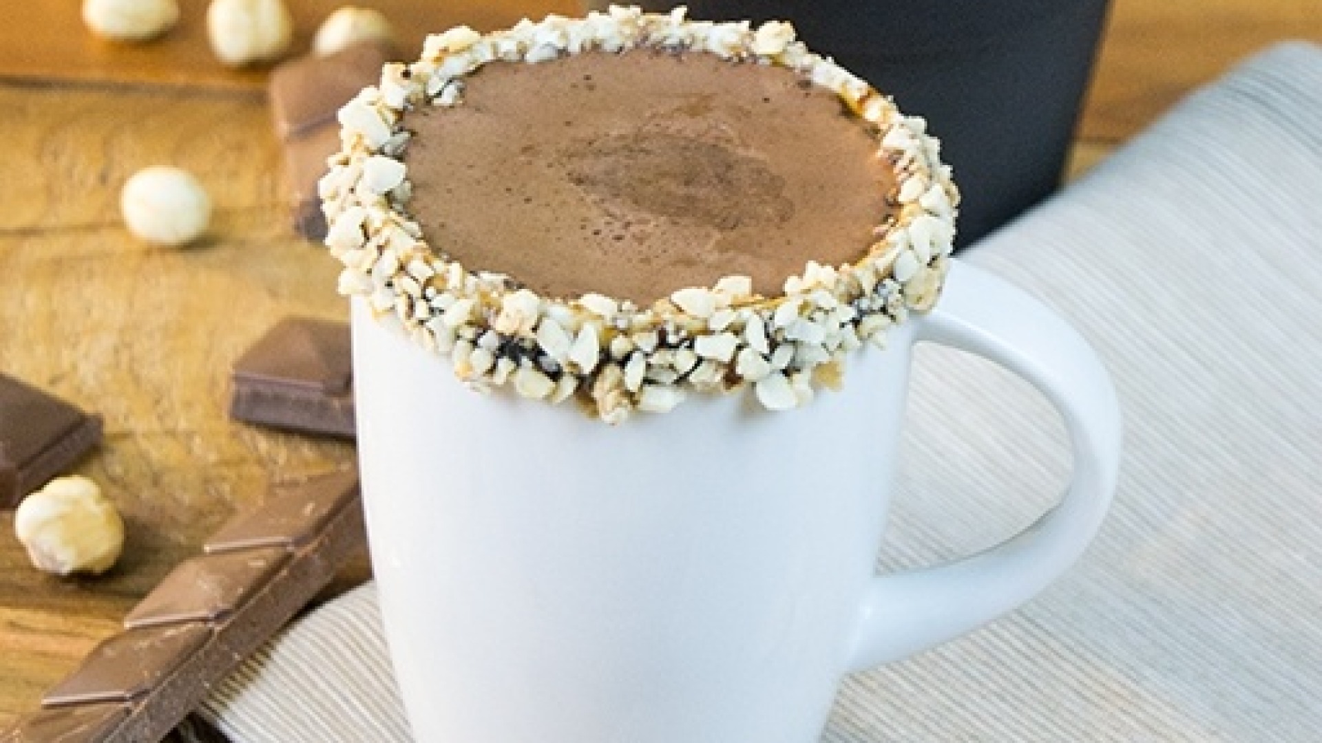 FINDIK SICAK ÇİKOLATA